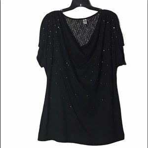 Black scoop neck and lace shirt 3x